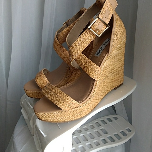 Steve Madden Shoes - 💰Steve madden shoes (2 For$20)